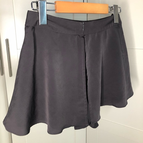 Forever21 Flowy Skort (grey) - Picture 2 of 3